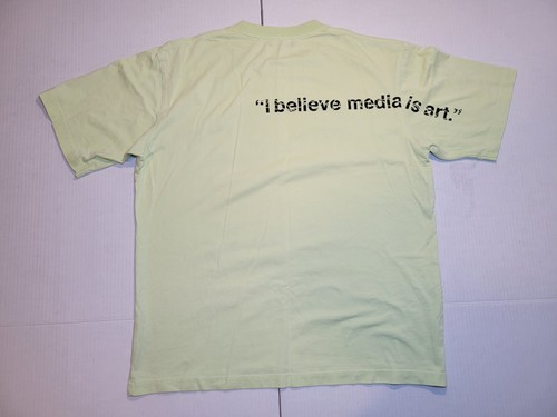 Camiseta Uniqlo UT Andy Warhol I Believe Media Is Art Flores Verdes Talla Mediana - Imagen 5 de 8