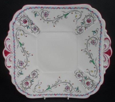 Ein schöner Shelley ''Pink Scroll'' 11502 Queen Anne Form B&B Teller. C.1926.