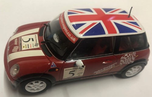 Pair Scalextric Mini Coopers C2484 and C2485 No 5 and No 6 - Foto 2 di 5
