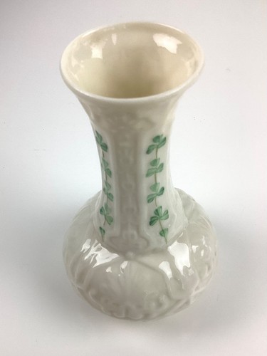 Jarrón de colección Belleek Irlanda trébol 5”H - 7ª marca de oro 1980-1993 excelente - Imagen 2 de 6