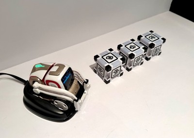 Anki Cozmo Robot Toy With Cubes Case and Charger New 500mah Battery