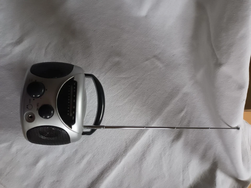 kleines Mini/Küchen/Reise/Kur-RADIO nur Batterien + Kopfhörerbuchse - Bild 3 von 4