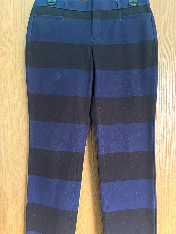 Banana Republic Women’s Dress Pants Flat Front Blue/Black Stripe Size 4