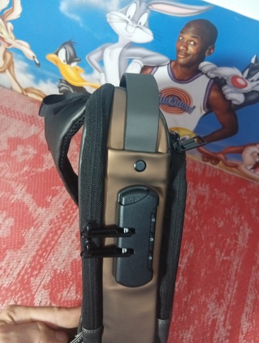 Modische Schultertasche mit USB-Anschluss @ Zahlenschloss kostenloser Versand B1 - Bild 2 von 7