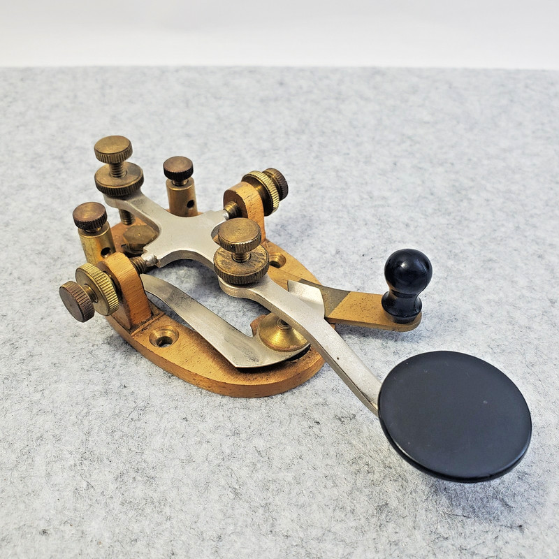 Vintage/Antique Speed-X #590 type Telegraph Key E.F.JOHNSON WASECA, MINN