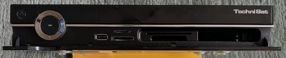 Technisat Digit HD8-C HDTV Kabel-Receiver (HDMI, 2x USB, 2x CI-Schacht) Schwarz - Bild 4 von 4