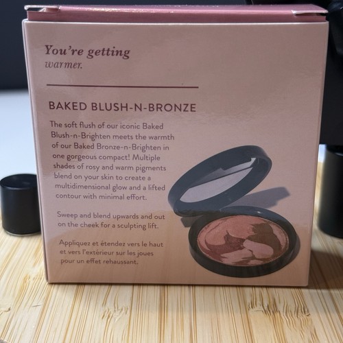 Laura Geller Baked Blush-n-Bronze Marbleized 2-in-1 - Rose Bronze 0.30oz/8.5g - Picture 3 of 3