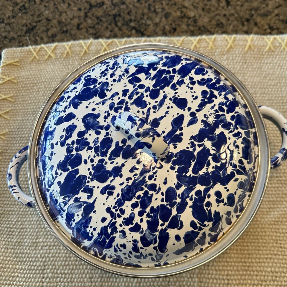 Golden Rabbit 2.5 Quart Cobalt Swirl Enamelware Splatterware DUTCH OVEN Enamel - Image 3 of 4