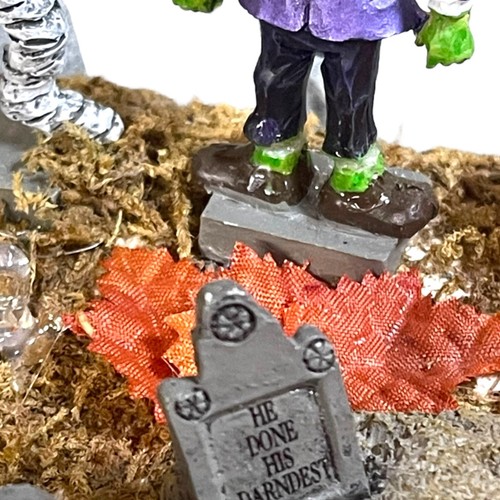 Vintage Lemax Spooky Town Bubble Boil Trouble Witch Front Yard 34888 tested READ - Picture 4 of 17