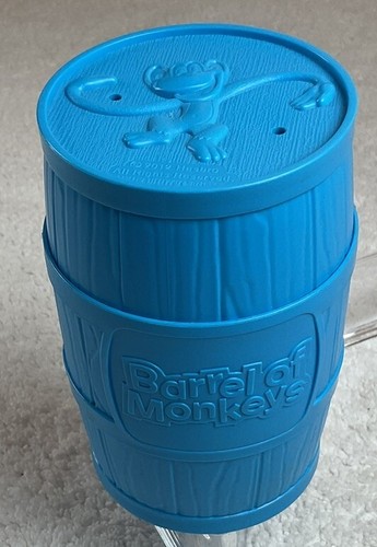 Barrel of Monkeys Game Hasbro 10 Blue Monkeys & Blue Barrel **NICE CONDITION**