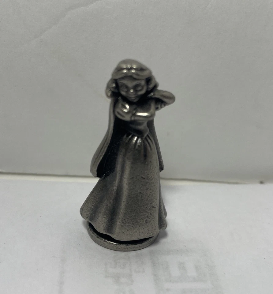 Игровой предмет Disney's Snow White Monopoly высота 1,5 дюйма с маркировкой Disney - Изображение 2 из 4