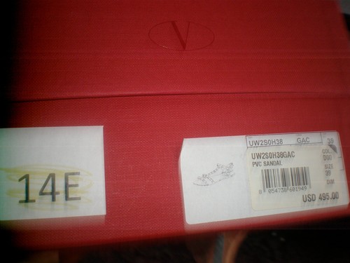 Sandalias planas Valentino Garavani Rockstud PVC Jalea Correa en T Enjauladas Talla 39 PLATEADAS - Imagen 4 de 6