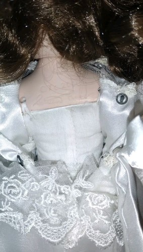 Bride Doll Porcelain/Material 14" Marked TC 2000 Signed Patricia Rose - Picture 6 of 9
