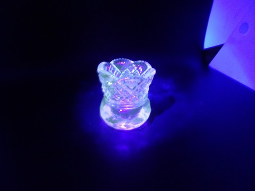 Vintage EPAG ToothPick Holder Glows under UV light - Picture 7 of 8