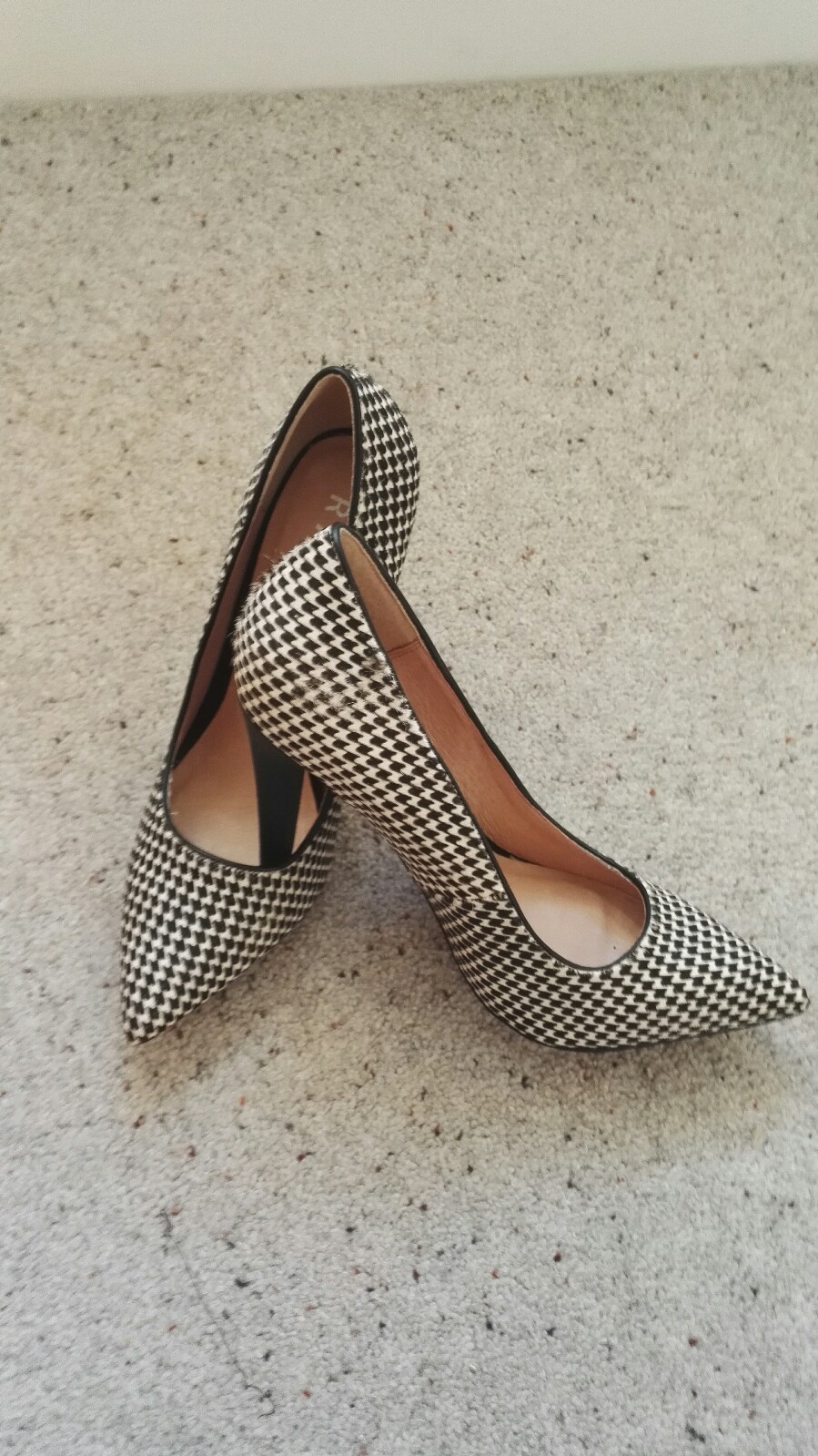 Ravel Leder dogtooth court schuhe. Größe 7 Ravel Leder dogtooth court schuhe. Größe 7 7 7 179db3