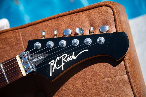 1985 B.C. Rich Warlock Aged White - Made in Japan - Pro Set Up w Perfect Frets - Picture 3 of 19
