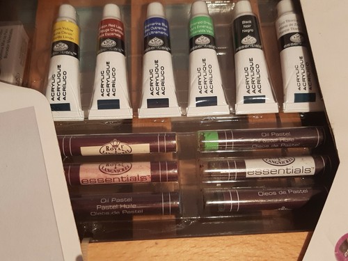 New Royal Langnickel 40 pc Mixed Media Art Set W/Easel Acrylics Oil Pastels +++ - Picture 8 of 9