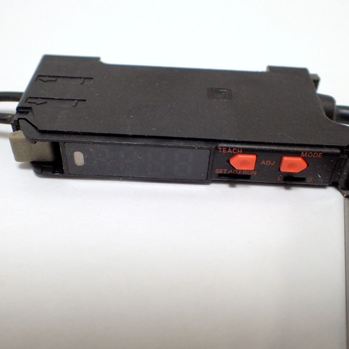 OMRON E3X-DA41-N E3XDA41N DIGITAL FIBER AMPLIFIER PNP OUTPUT+ E32-D11 FIBER UNIT - Picture 6 of 7