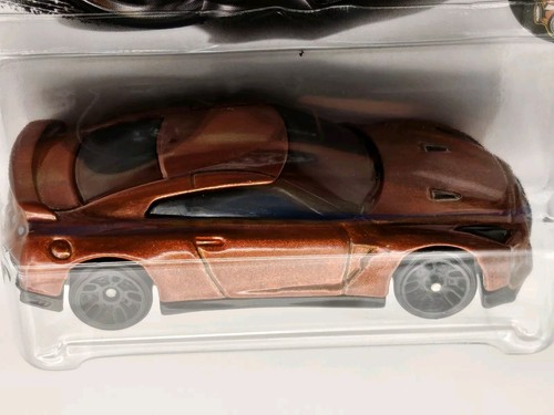 LOTTO 2 VARIANTI COLORE 2017 HOT WHEEL USA CASE '17 NISSAN GTR R35 IN 1/64 - Foto 11 di 14