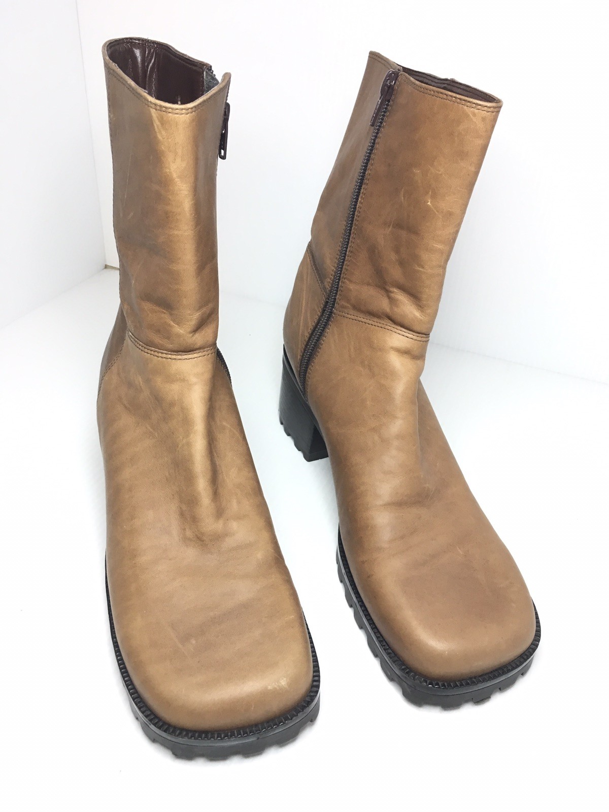 Gianni Bini Square Toe Brown Leather Zip Up Ankle Boots Sz 10M EUC Gianni Bini Square Toe Brown Leather Zip Up Ankle Boots Sz 10M EUC
