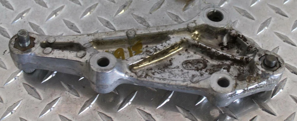 1978 HONDA HAWK CB 400 T PÉ DIANTEIRO ESQUERDO SUPORTE DE DEGRAU 50700-413-000 - Imagem 4 de 4