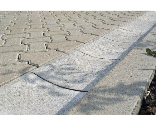 Beton Randstein Muldenstein grau scharfkantig 30 cm x 33 cm x 12 cm - Bild 2 von 3