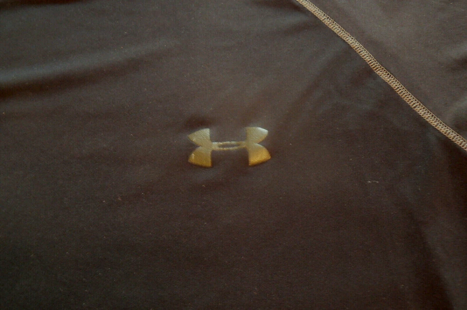 Under Armour Med M short-sleeved Heat Gear"Green"poly athletic shirt mens Black - Image 2 of 4