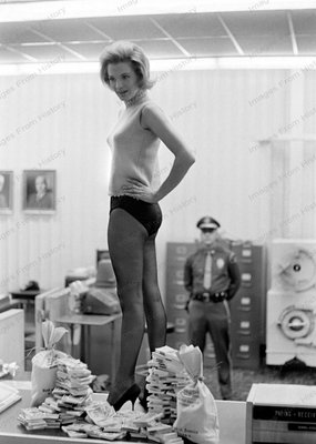 8x10 Print Sexy Angie Dickinson Leggy in your face Stockings #AD660 | eBay