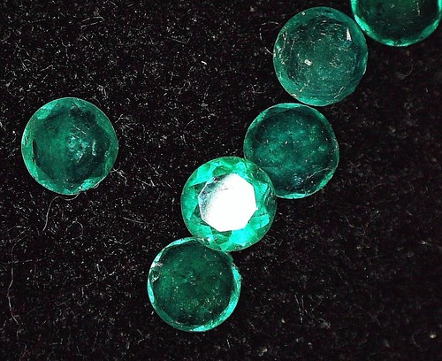 Esmeralda redonda de 2,9 mm cada una, color igual, buena calidad - Imagen 10 de 12