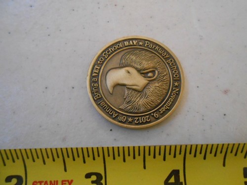 RARE 2012 PARKWAY 6TH ANNUAL BRING A VETERAN TO SCHOOL CHALLENGE COIN VET ARMY - Picture 1 of 2