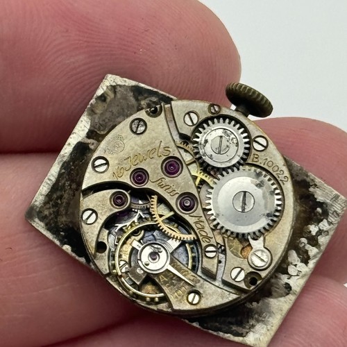 19.7mm Dreadnought B.10022 Manual Wind 16 Jewels Swiss Made Watch Movement PARTS - Picture 8 of 20