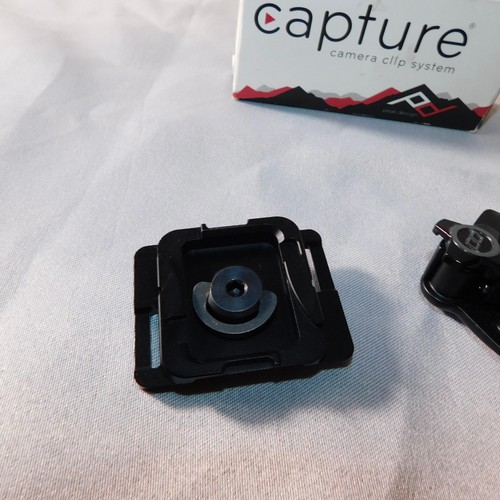 Peak Design Capture Camera Clip System Black Red - Picture 2 of 5