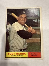 Yogi Berra 1961 Topps # 425 slight crease at top