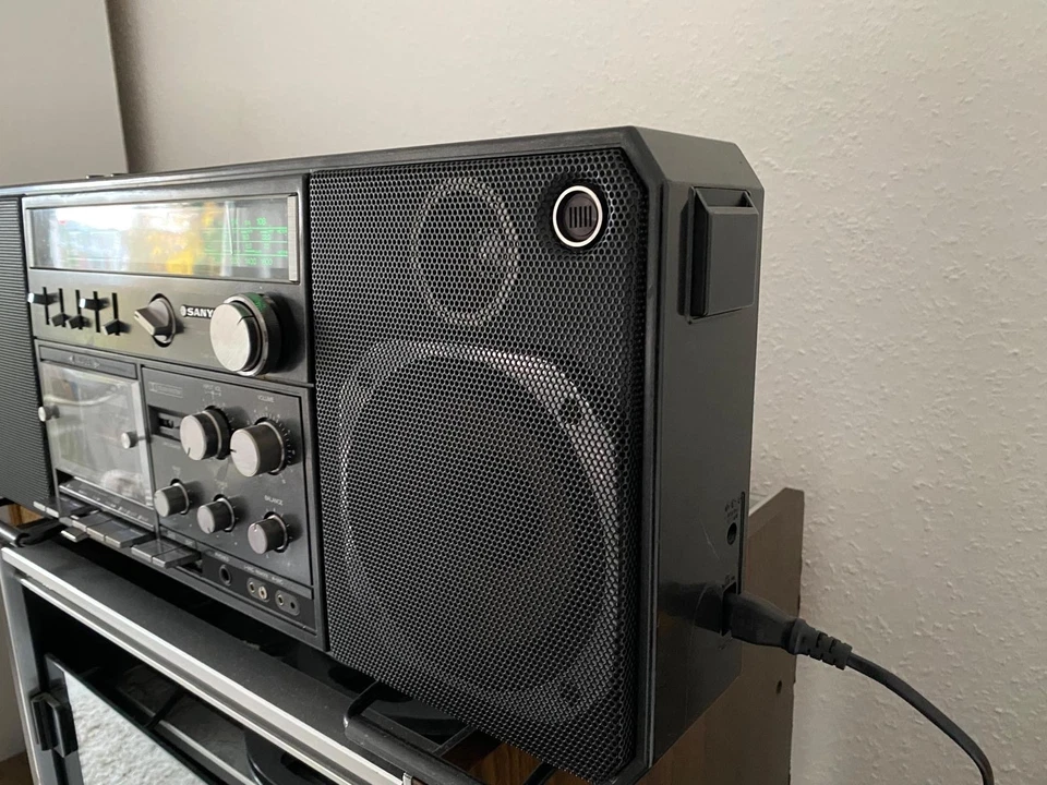 BOOMBOX SANYO M 9998LU STEREO RADIO-TAPE-CASSETTE RECORDER Ghettoblaster !!TOP!! - Bild 4 von 4