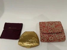 Vintage Elgin American Brass Powder Compact MCM Etched Flowers Nice Condition!