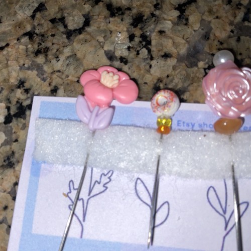 4 Handmade Counting Pins Cross Stitch Accessory #25 - Picture 2 of 4