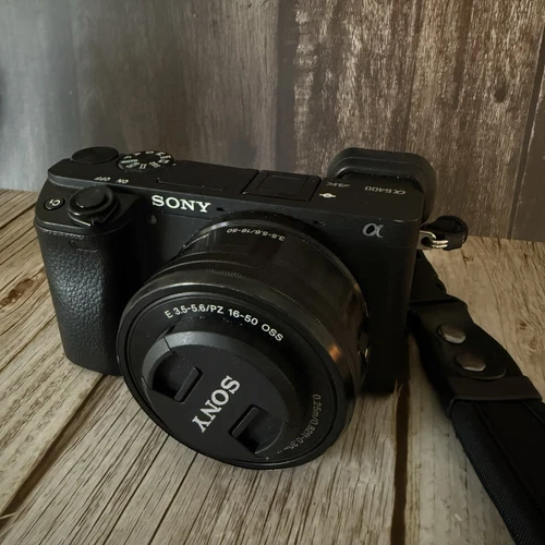 Sony Alpha A6400 24,2-MP-Digitalkamera – schwarz (Set mit Objektiv 16–50 mm)