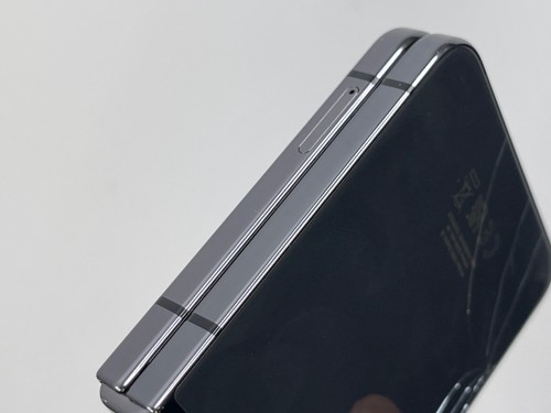 Samsung Galaxy Z Flip5 SM-F731B 256GB Graphite Unlocked Average Condition 912 - 第 20/24 張圖片