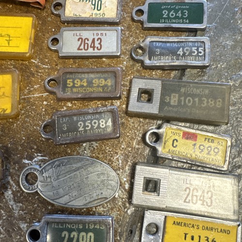 Huge Lot 17x 1940-60 Wisconsin Illinois DAV Keychain License Plate & More - Picture 4 of 14