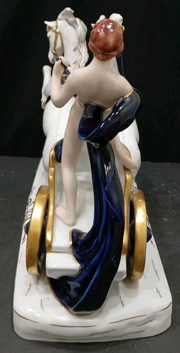 Estatuilla de porcelana Royal Dux grande azul cobalto carro jinete - Imagen 9 de 11