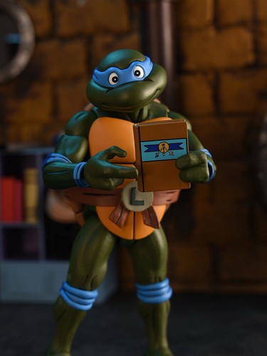 NECA-Ultimate Leonardo (VHS) - 7" Scale Action Figure TMNT (Cartoon) - Picture 7 of 10