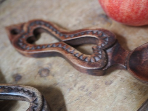 Two Vintage Carved Wood Welsh Love Spoons - Picture 12 of 15
