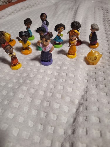 Disney's Encanto Movie Exclusive Mi Familia Figur 10 Spielfiguren Set Figuren - Bild 4 von 4