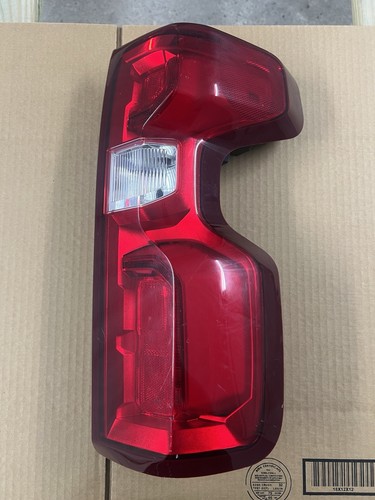 Luz trasera lateral del pasajero Chevy Silverado 2019-2023 OEM 85115894 - Imagen 4 de 6