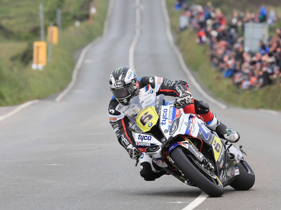 Neumático delantero BMW Independent R 1200 C 2000-2005 Dunlop D404 100/90-18 Foto 2 de 4