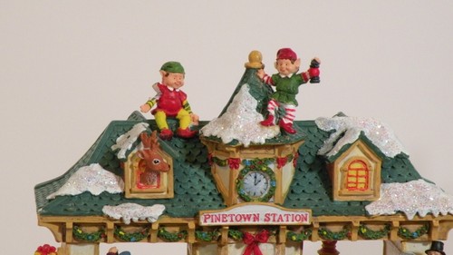San Francisco Music Box Company Pinetown Station Music and Lights Bill Cleaver - Picture 6 of 10
