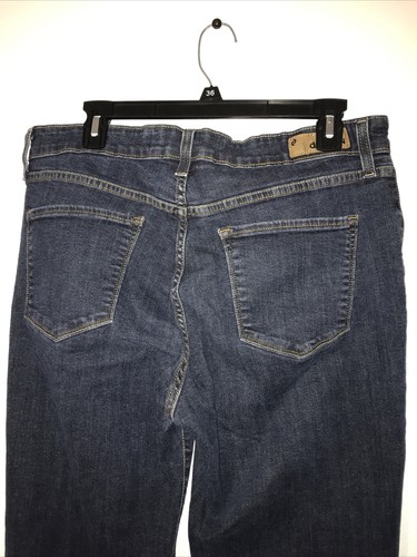 Levi's DENIZEN Women Totally Shaping Bootcut Leg DARK Wash STRETCH Jeans - Picture 4 of 9