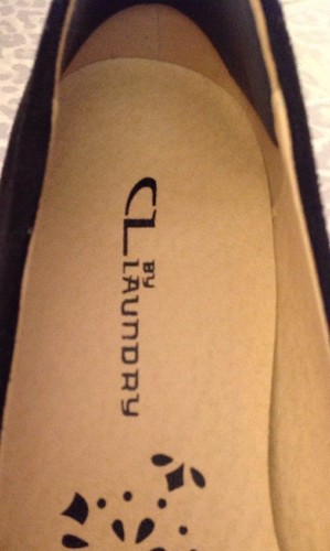 Women's 6 1/2 CL By Laundry Black Suede Heels - Picture 9 of 12