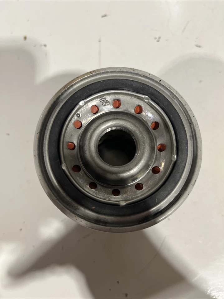 Filtro de aceite protector resistente FRAM TG3593A con agarre seguro Foto 3 de 3