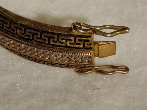 Vtg - Rare - Hinged Bracelet - Marked V -Gold Tone Clear rhinestones - 1/2" Wide - Picture 9 of 12